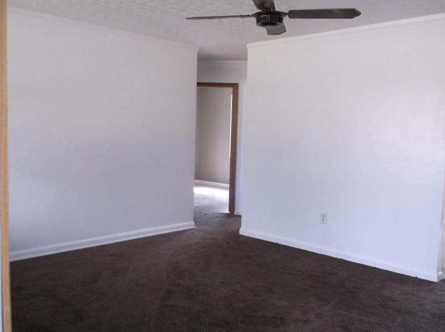 4070 Ruth Road Lake Worth, FL 33461 - Photo 5 of 15 livingroom.jpg