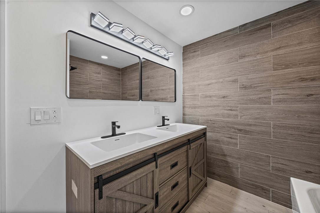 20 Kron Street Rochester, NY 14619 - Photo 25 of 44