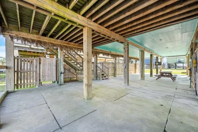 a building with a outdoor space