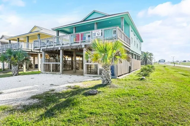 a view of a hallway with entryway