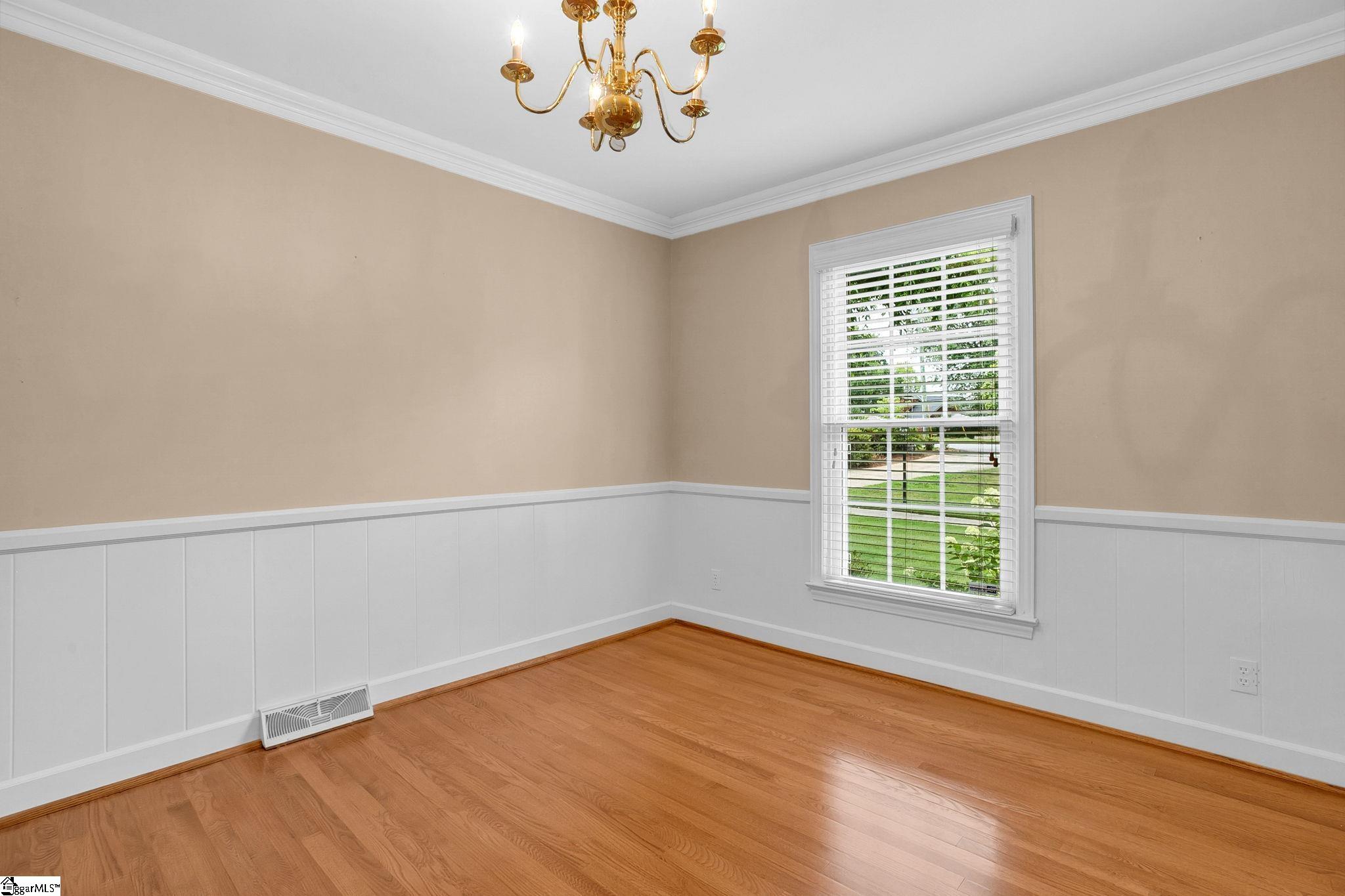 204 Montclair Road Greer, SC 29651 - Photo 8 of 43