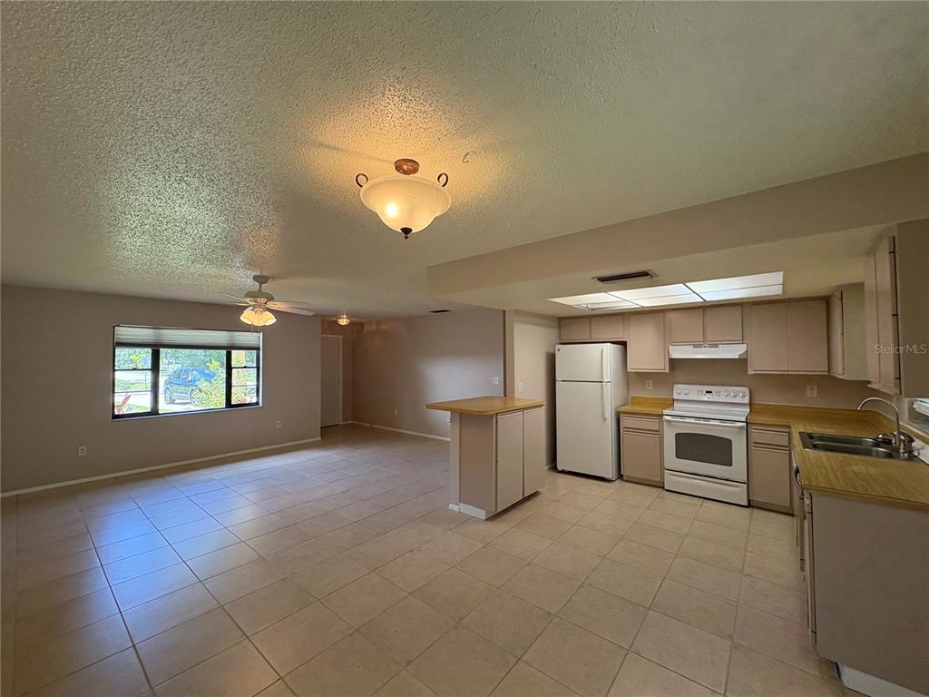 3927 Worcester Road Sarasota, FL 34231 - Photo 7 of 19 Gallery Image 7