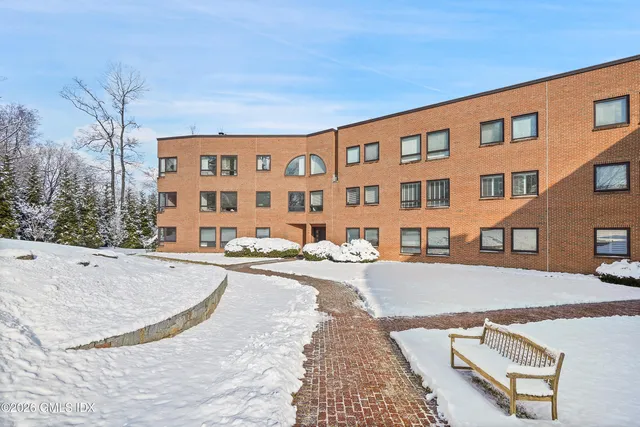 $2,495,000 | 1 Milbank Avenue, Unit 1A, Greenwich, CT 06830
