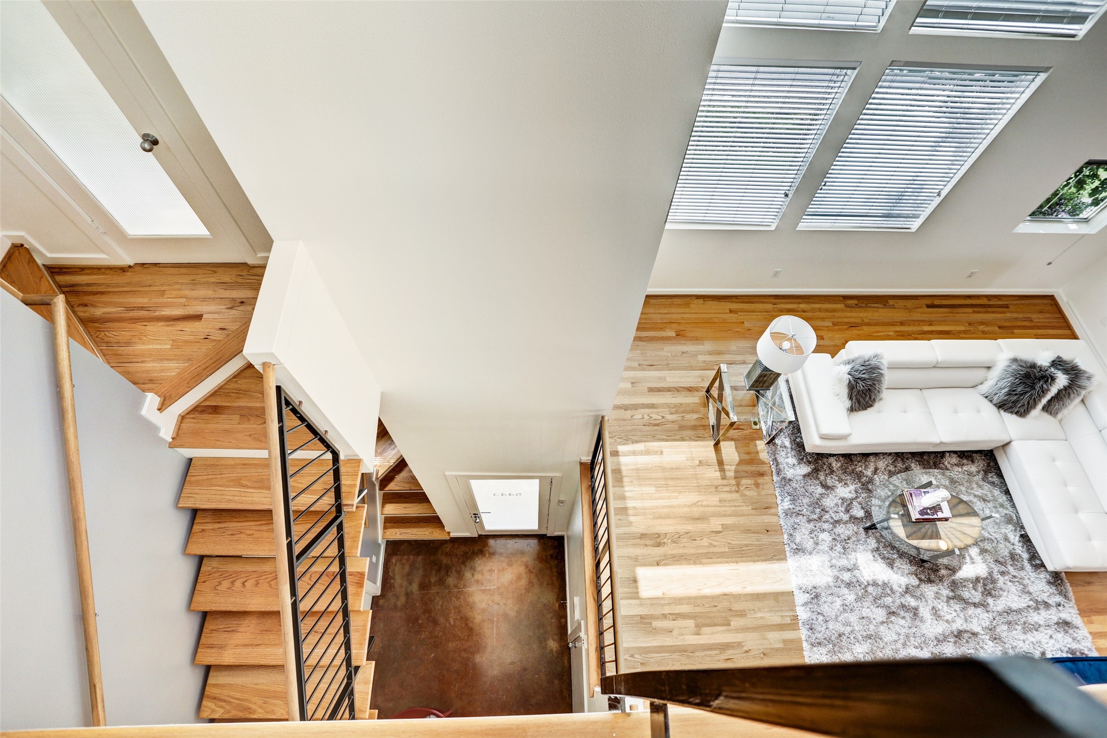 5443 Rose Street Houston, TX 77007 - Photo 24 of 32 a view of a living room with furniture
