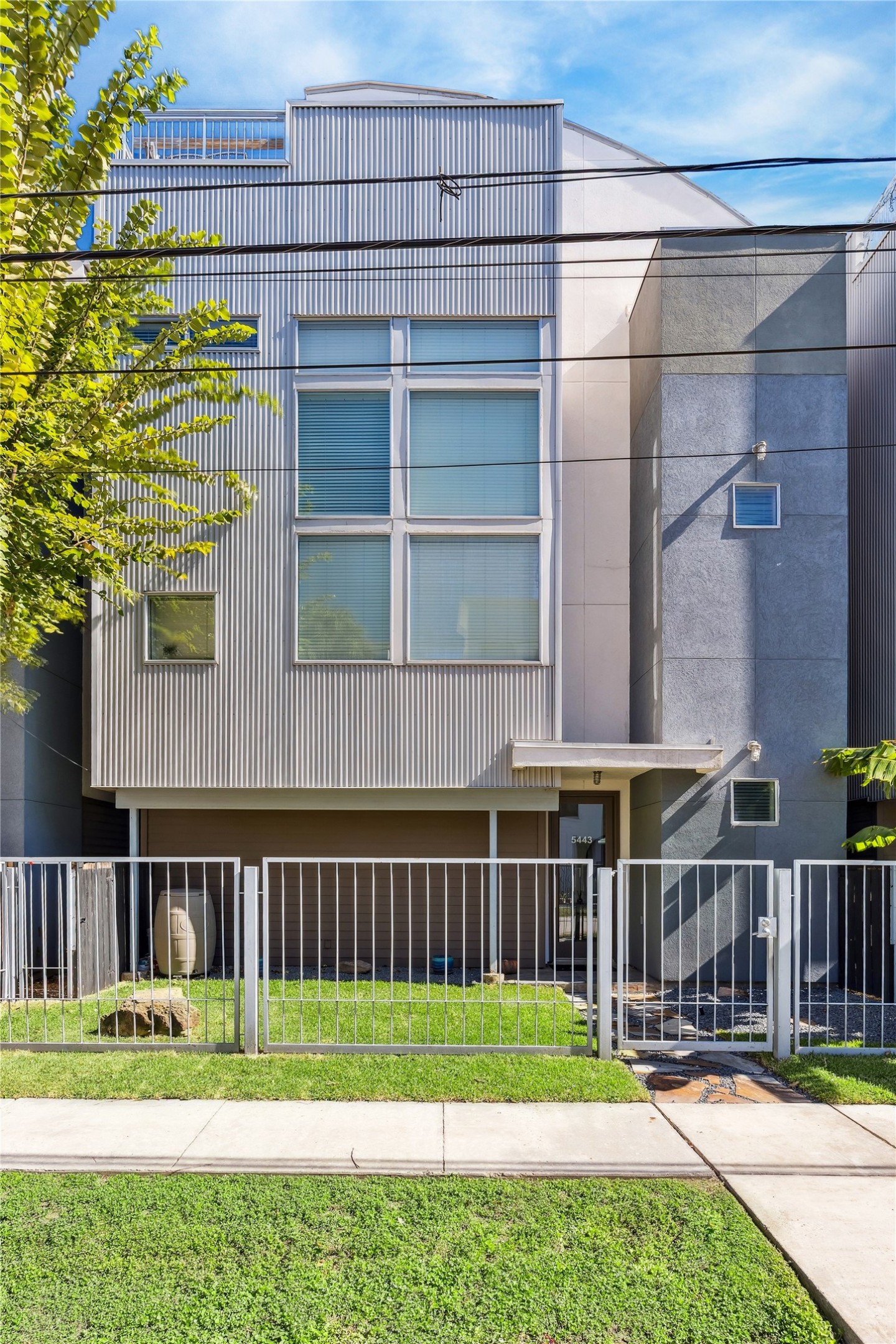 5443 Rose Street Houston, TX 77007 - Photo 28 of 32 a view of a back yard