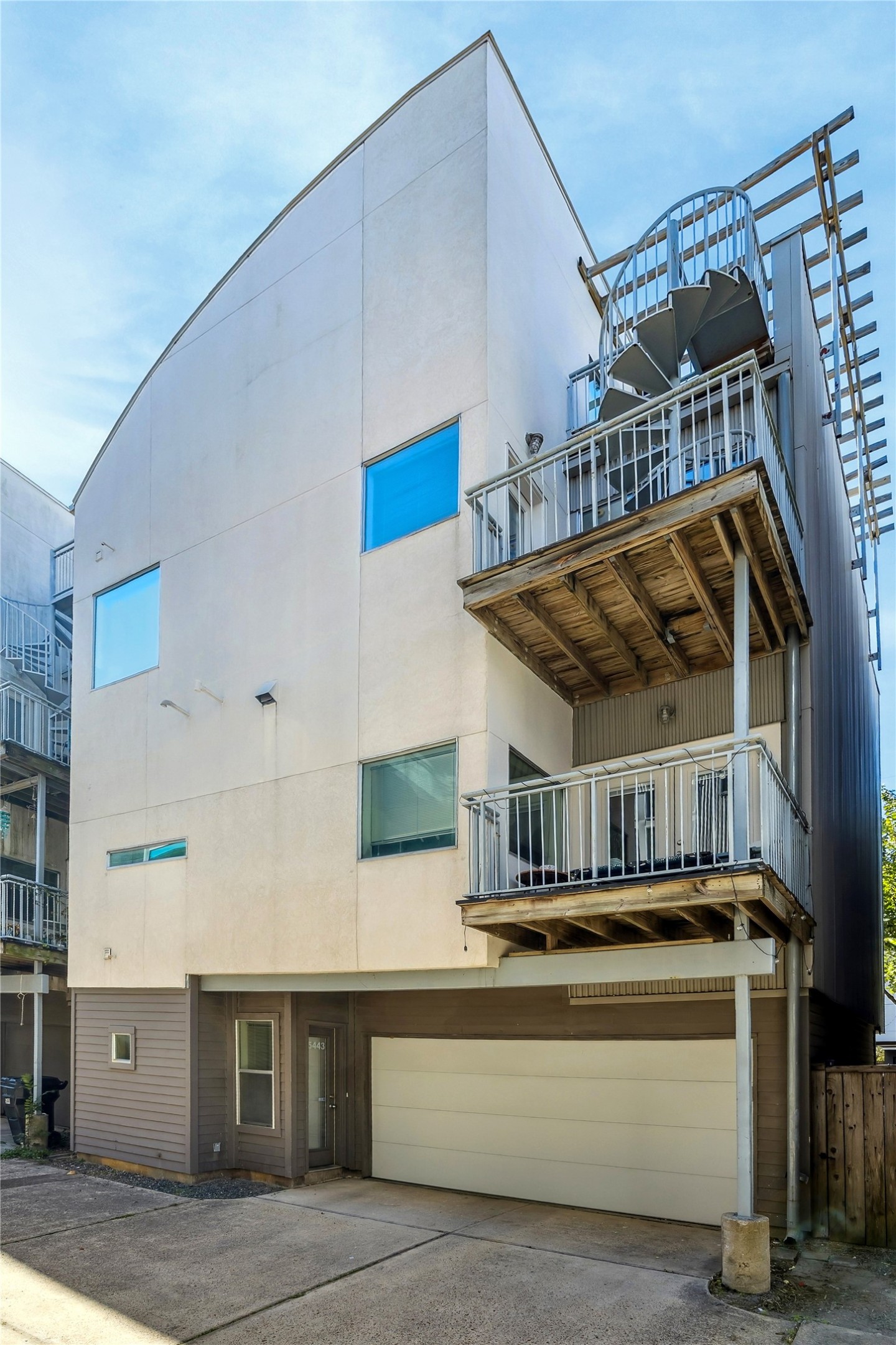 5443 Rose Street Houston, TX 77007 - Photo 29 of 32 a view of entryway and hall