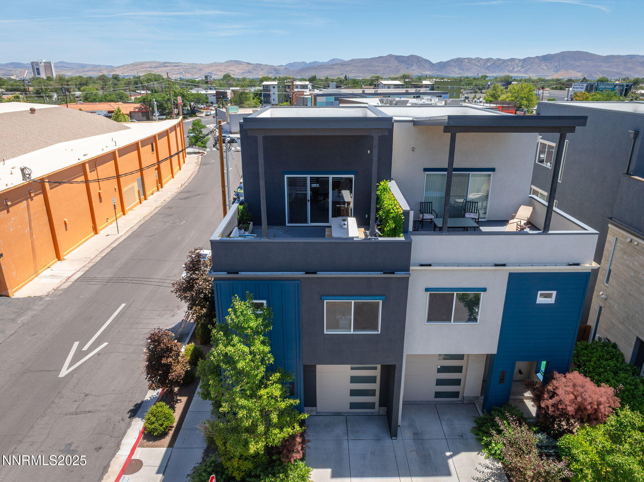 1402 Tonopah Street Reno, NV 89509 - Photo 4 of 42 5-web-or-mls-DJI_0585