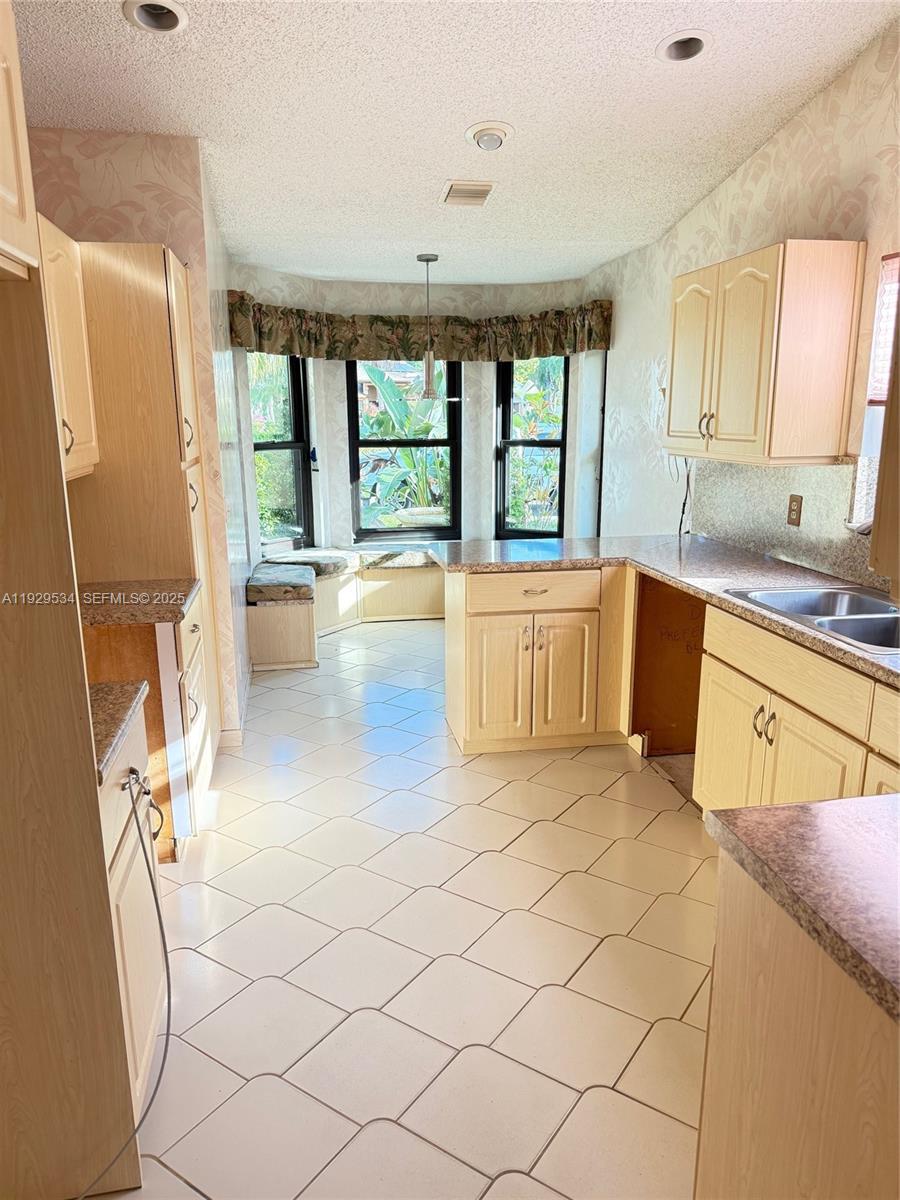 8582 Jared Way Boca Raton, FL 33433 - Photo 7 of 19