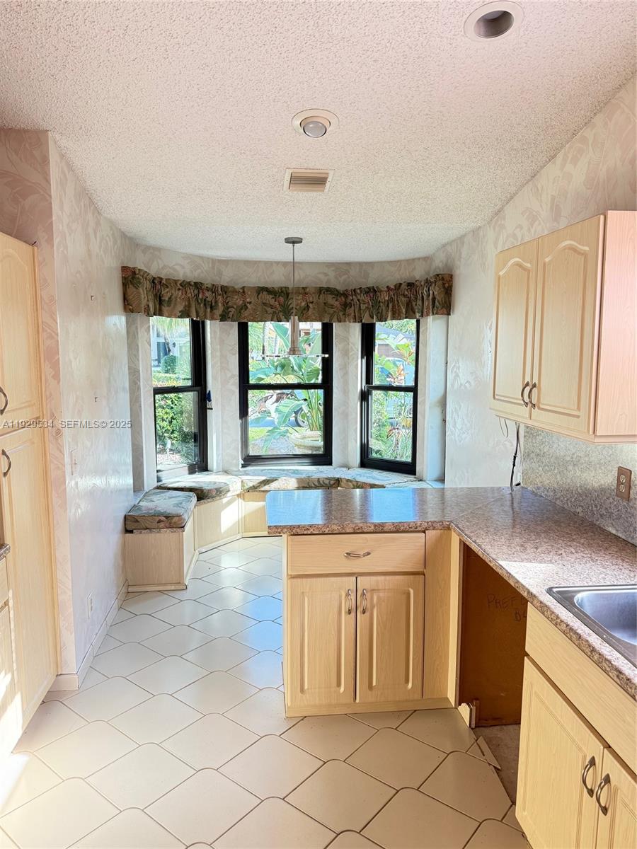 8582 Jared Way Boca Raton, FL 33433 - Photo 8 of 19