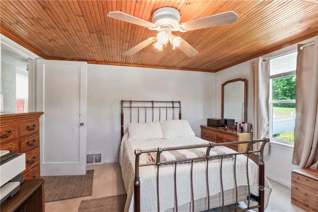 219 Fairview Road Midland, PA 15059 - Photo 15 of 37 Gallery Image 15