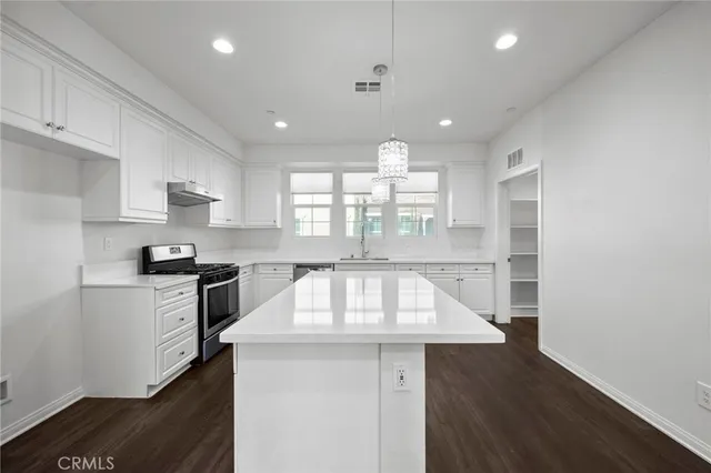 $4,500 | 8887 Orangethorpe Avenue, Buena Park, CA 90621