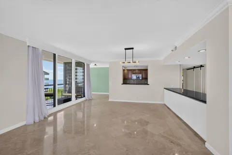 $1,175,000 | 4000 North Ocean Drive, Unit 403, Singer Island, FL 33404
