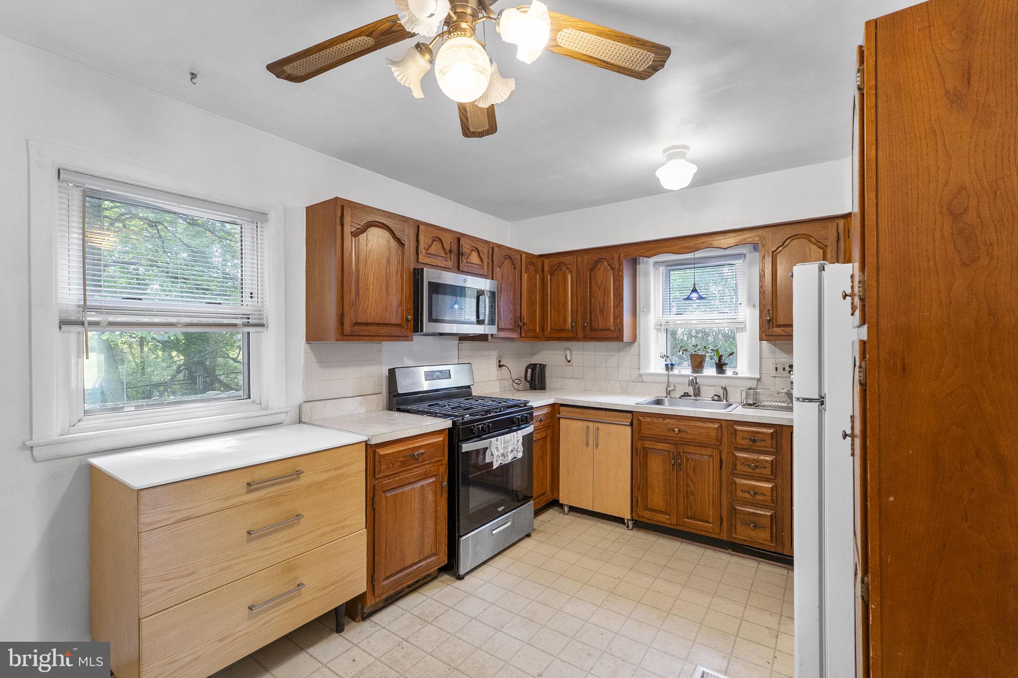 1410 Gridley Lane Silver Spring, MD 20902 - Photo 6 of 20 Kitchen