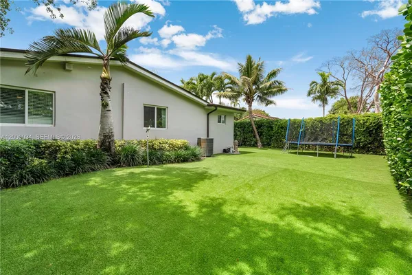 $1,800,000 | 9511 Southwest 93rd Street, Miami, FL 33176