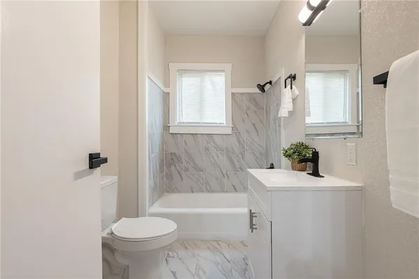 $274,900 | 315 South Osage Street, Buckner, MO 64016
