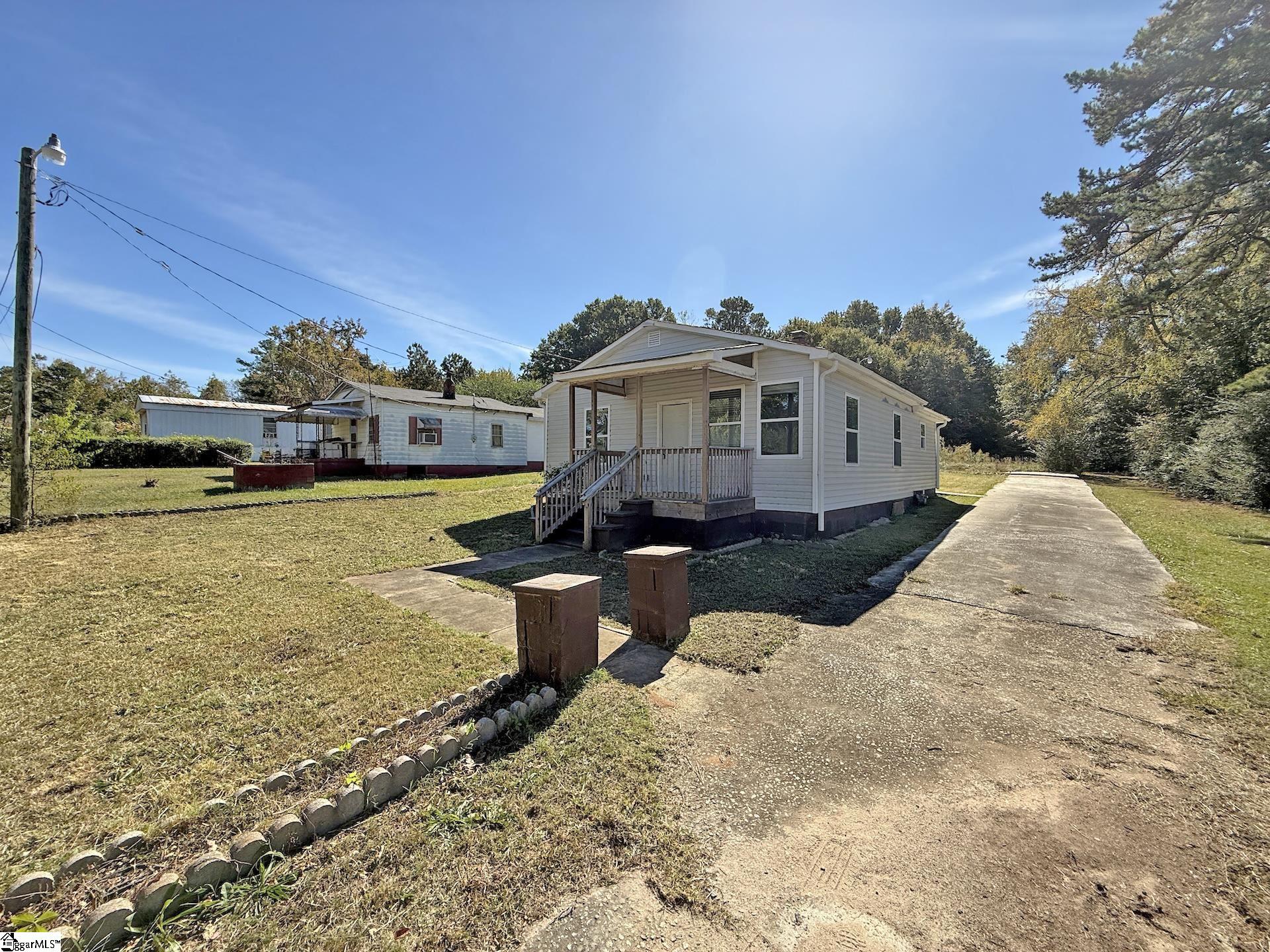 236 Blakelyville Road Clinton, SC 29325 - Photo 2 of 17