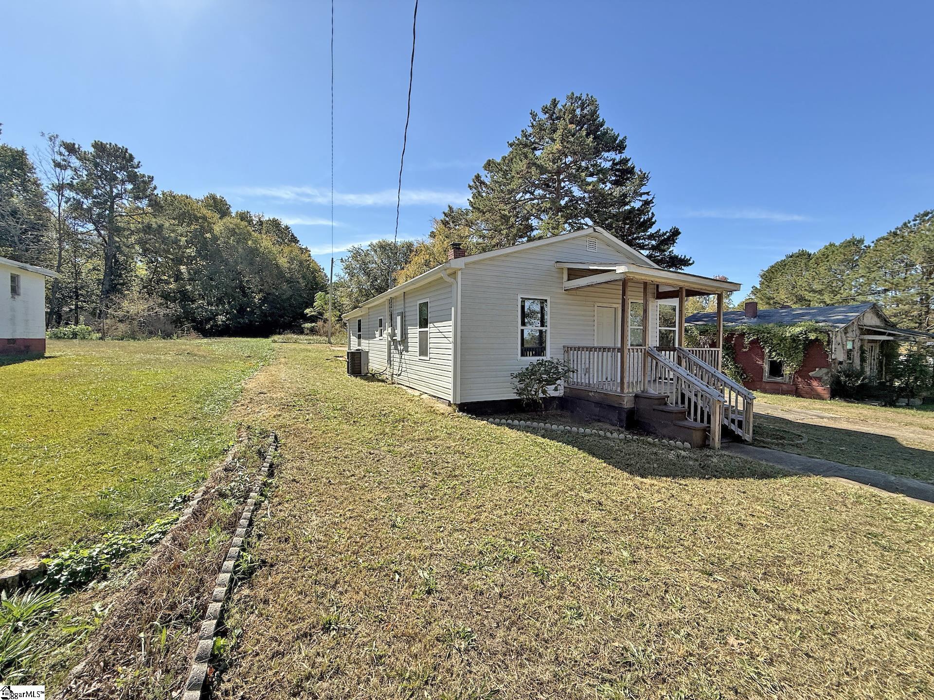 236 Blakelyville Road Clinton, SC 29325 - Photo 3 of 17