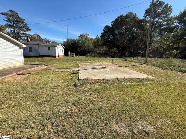 $126,900 | 236 Blakelyville Road, Clinton, SC 29325