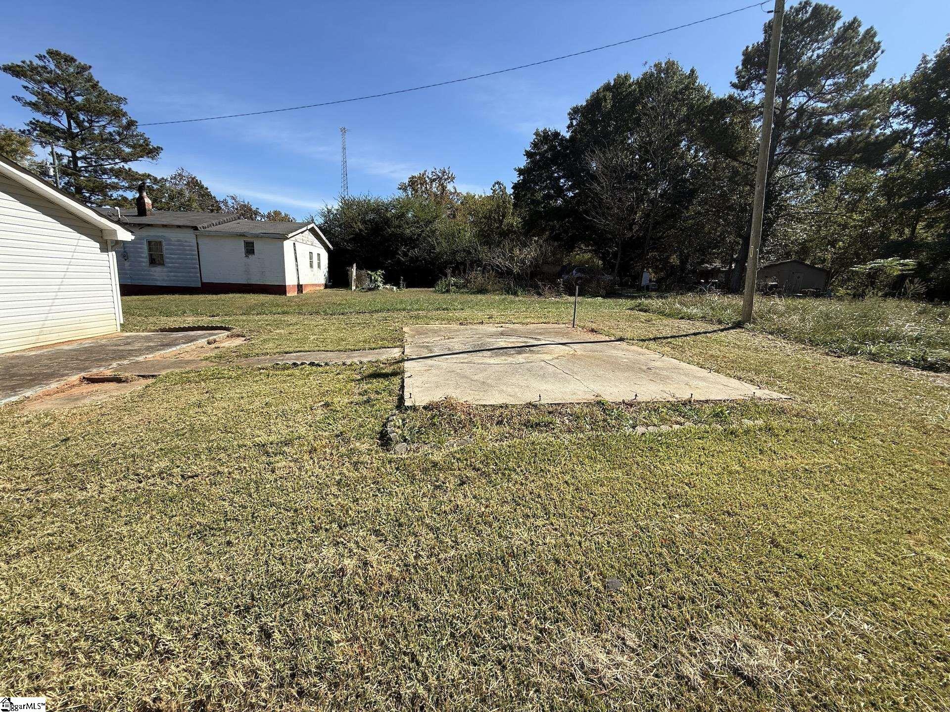 236 Blakelyville Road Clinton, SC 29325 - Photo 6 of 17