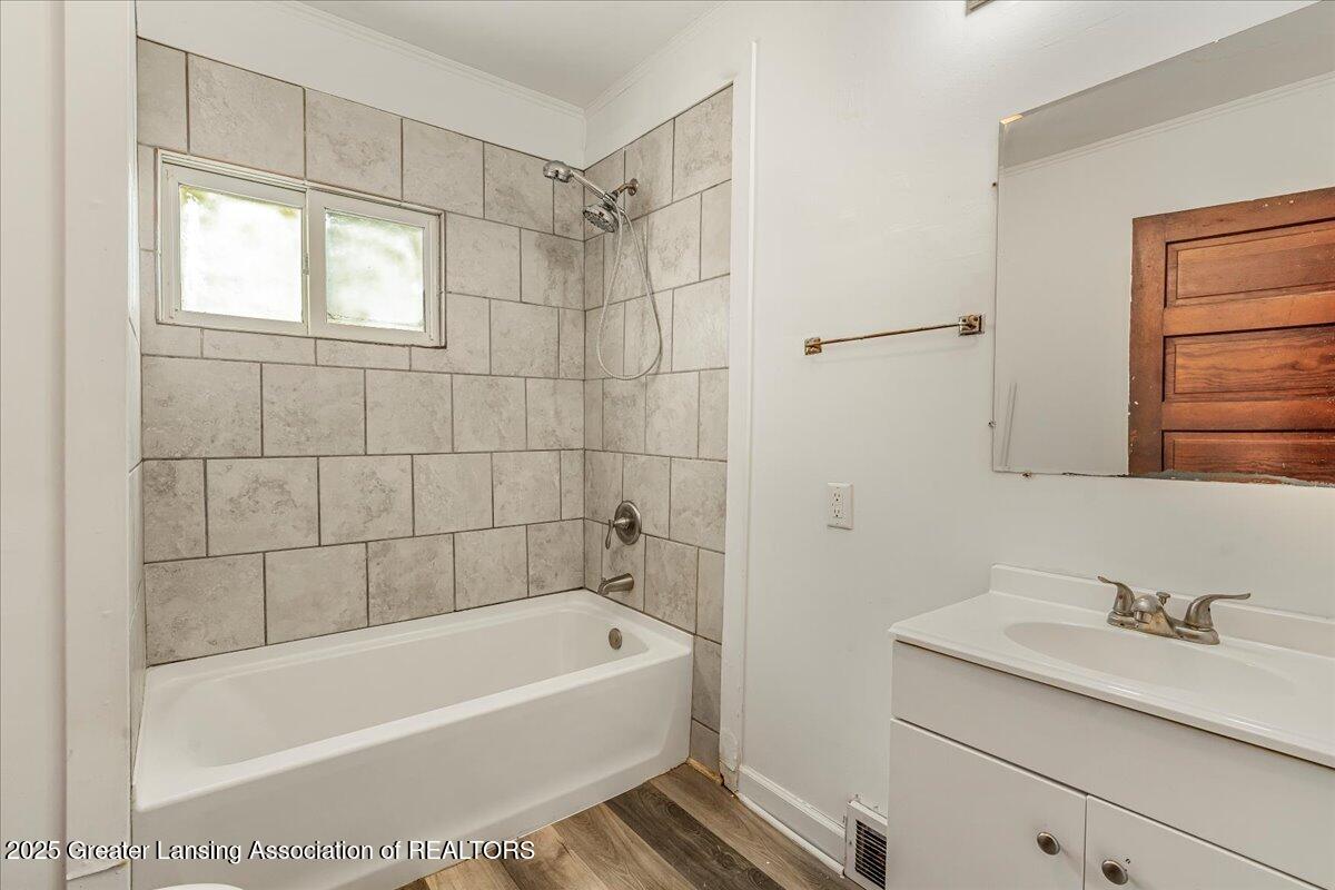354 East Miller Road Lansing, MI 48911 - Photo 18 of 33 18-TS_364 E Miller_Lansing-08581