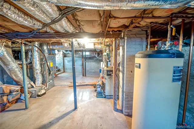 $1,250,000 | 179 G Springville Road, Hampton Bays, NY 11946