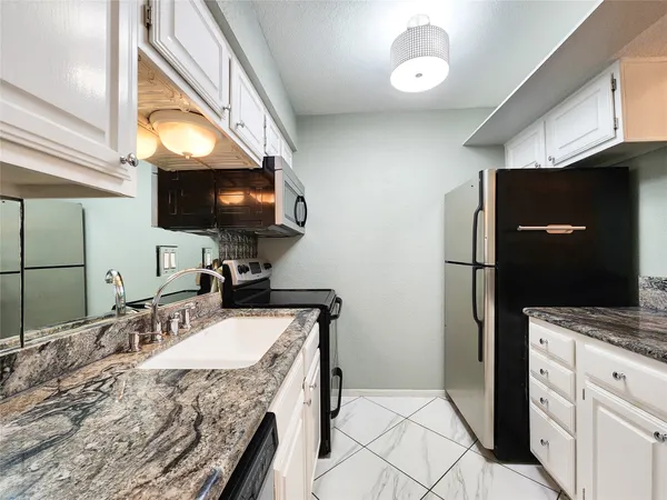 $1,500 | 1860 White Oak Drive, Unit 236, Houston, TX 77009