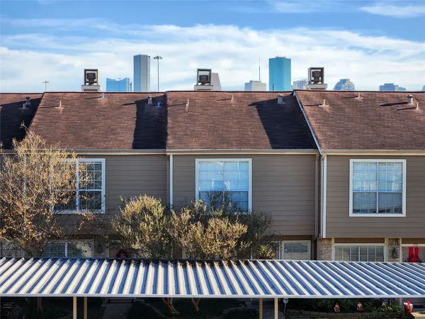 $1,500 | 1860 White Oak Drive, Unit 236, Houston, TX 77009