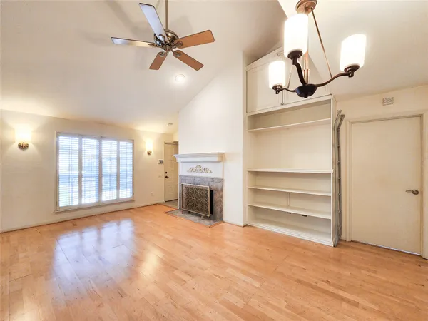 $1,500 | 1860 White Oak Drive, Unit 236, Houston, TX 77009