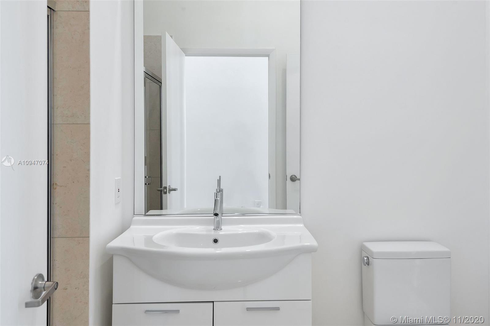 465 Brickell Avenue, Unit 2801 Miami, FL 33131 - Photo 20 of 24