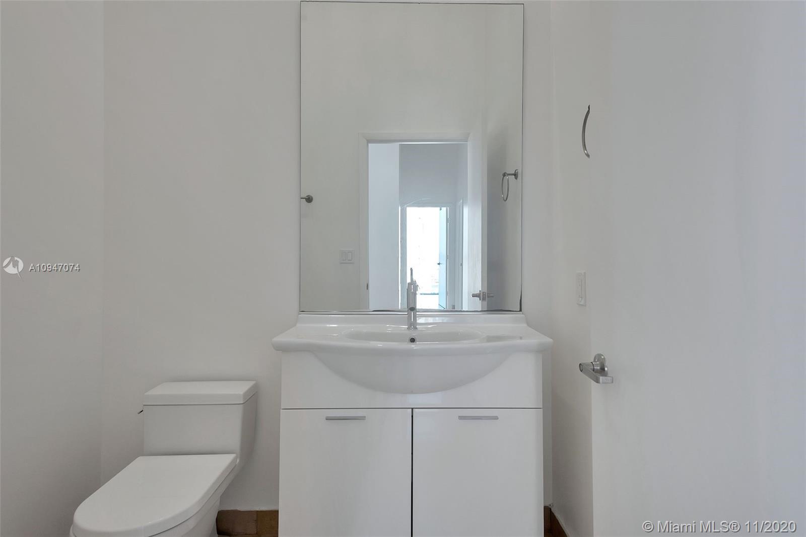 465 Brickell Avenue, Unit 2801 Miami, FL 33131 - Photo 22 of 24