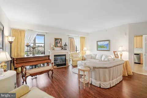 $535,000 | 19350 Magnolia Grove Square, Unit 406, Leesburg, VA 20176