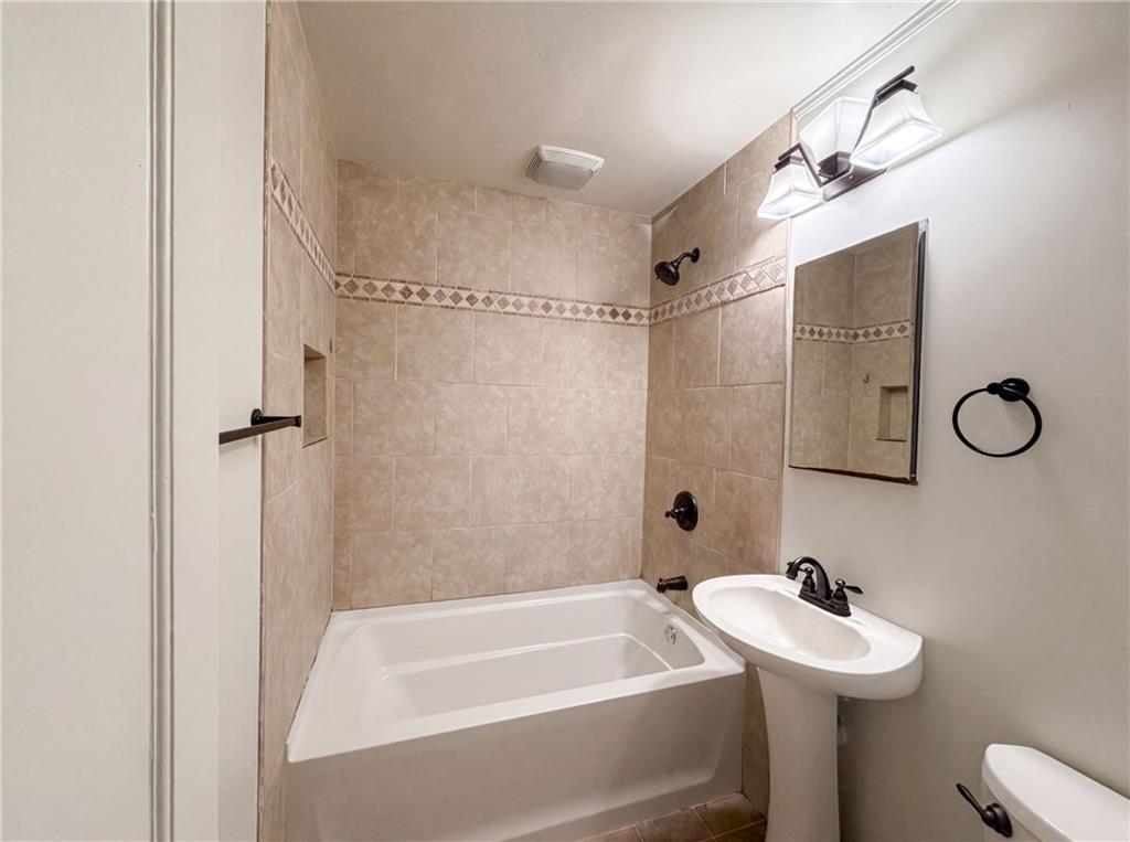 11615 West 68th Street Shawnee, KS 66203 - Photo 11 of 12