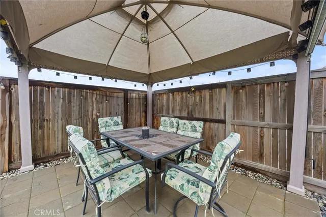 $439,000 | 9405 Laurel Ridge Lane, Shafter, CA 93263