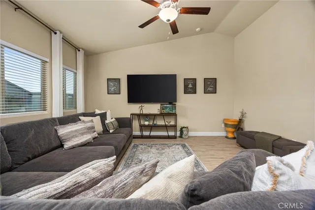 $439,000 | 9405 Laurel Ridge Lane, Shafter, CA 93263