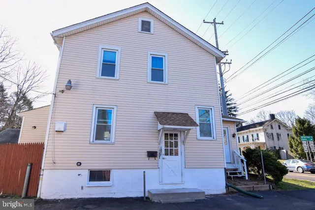 $2,200 | 1071 West Bristol Road, Warminster, PA 18974