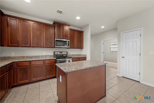 $299,999 | 217 Michaelis Drive, Leander, TX 78641