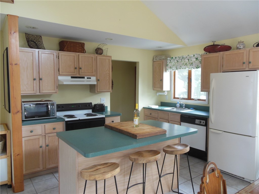4 Clam Shell Drive Westerly, RI 02891 - Photo 6 of 28