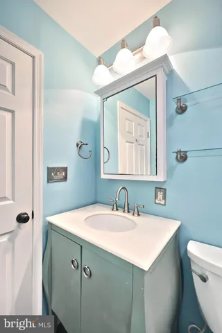 a view of a tennis court