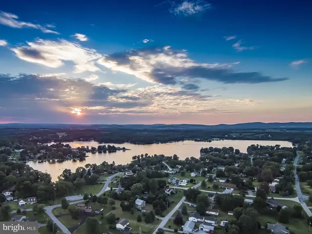 $450,000 | 554 Lake Meade Drive, East Berlin, PA 17316