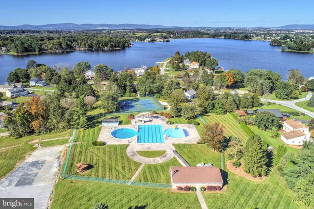 $450,000 | 554 Lake Meade Drive, East Berlin, PA 17316