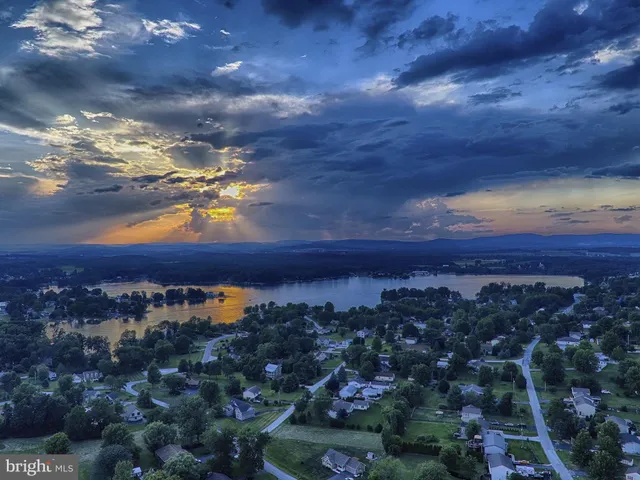 $450,000 | 554 Lake Meade Drive, East Berlin, PA 17316