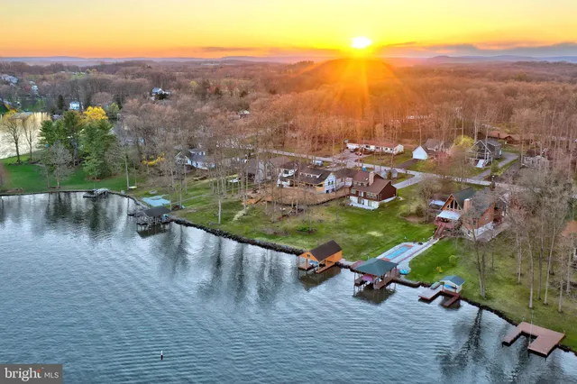 $450,000 | 554 Lake Meade Drive, East Berlin, PA 17316