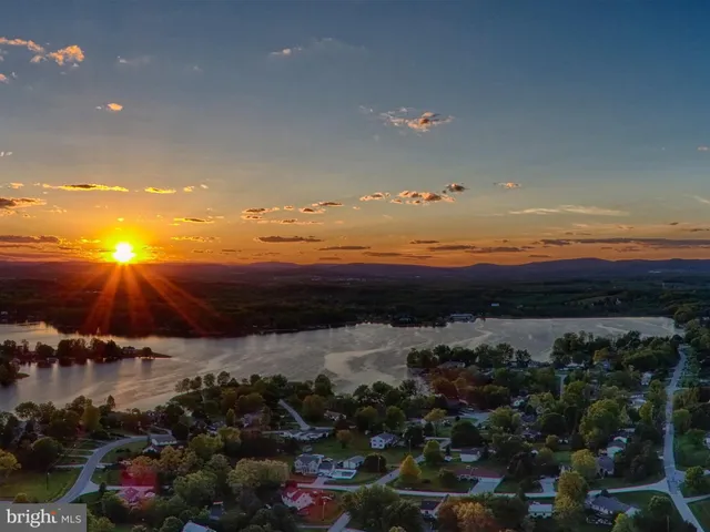 $450,000 | 554 Lake Meade Drive, East Berlin, PA 17316