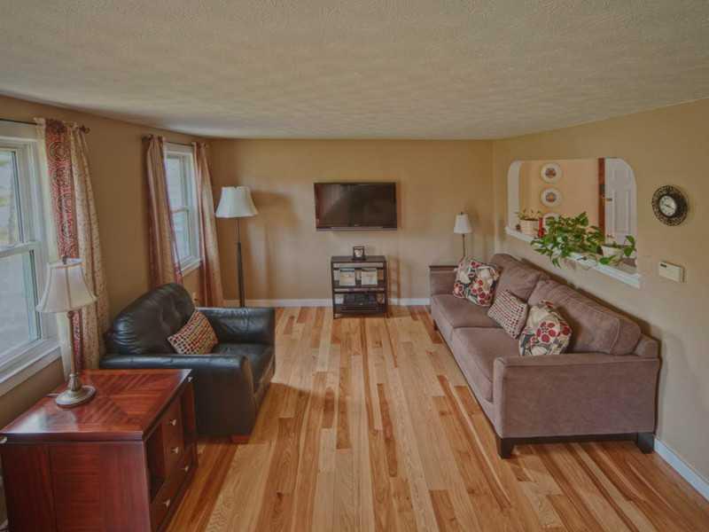 28 Guinea Road Biddeford, ME 04005 - Photo 3 of 34 Living Room.