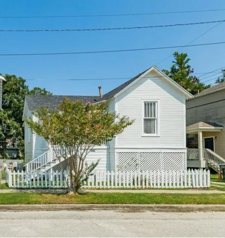 $1,200 | 1512 38th Street, Galveston, TX 77550