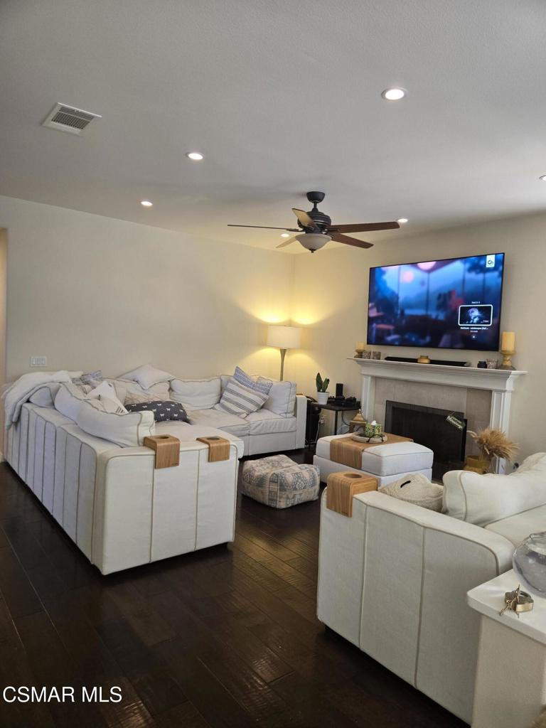 6364 Deerbrook Road Oak Park, CA 91377 - Photo 4 of 22