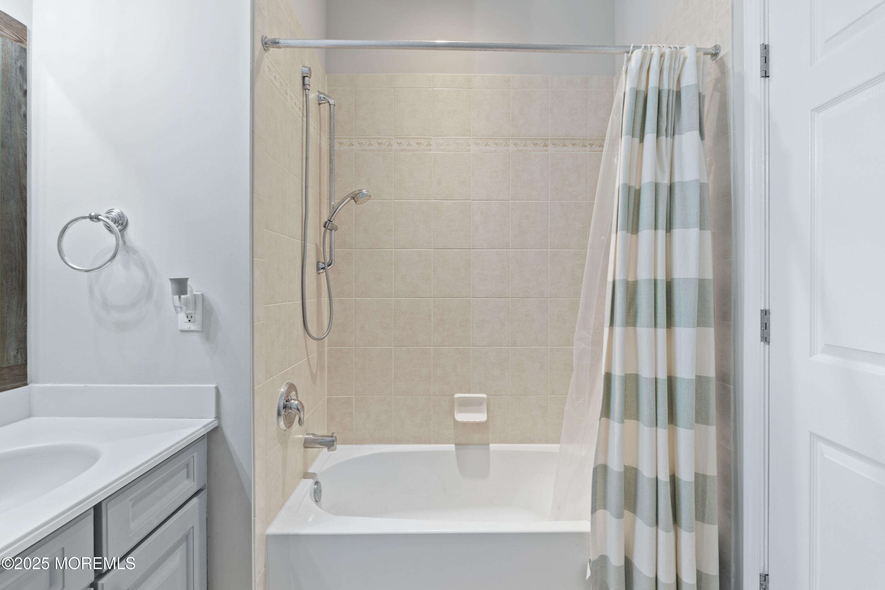 22 Cooper Avenue, Unit 113 Long Branch, NJ 07740 - Photo 17 of 27 Full Bath