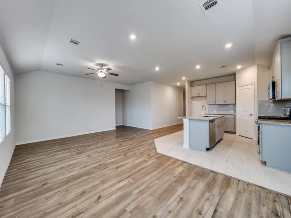 $2,499 | 1617 Gold Mine Trail, Aubrey, TX 76227