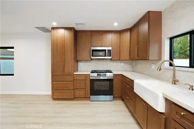 $785,000 | 7965 De Garmo Avenue, Sun Valley, CA 91352