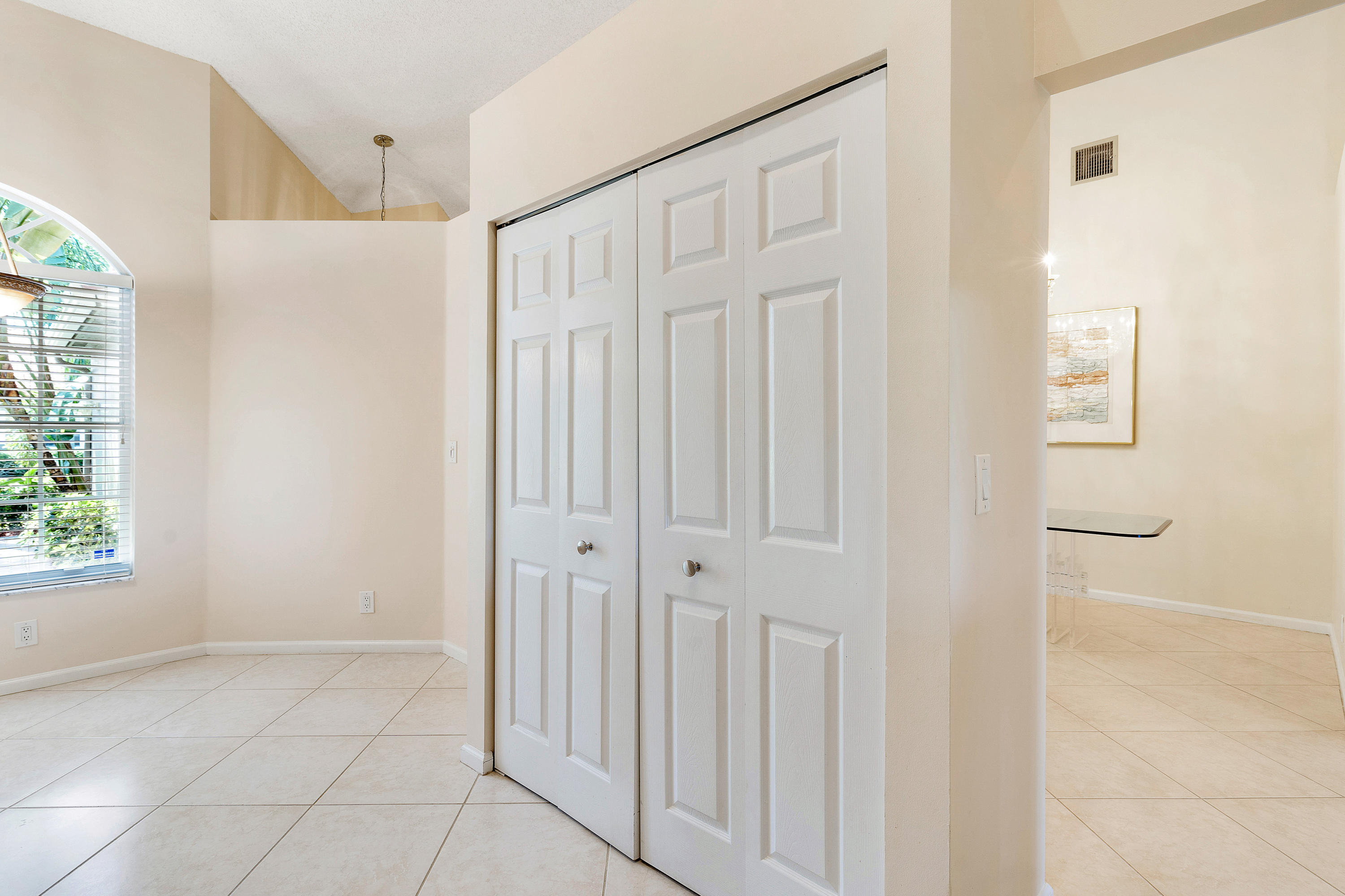 8601 Vía Serena Boca Raton, FL 33433 - Photo 16 of 56 Kitchen